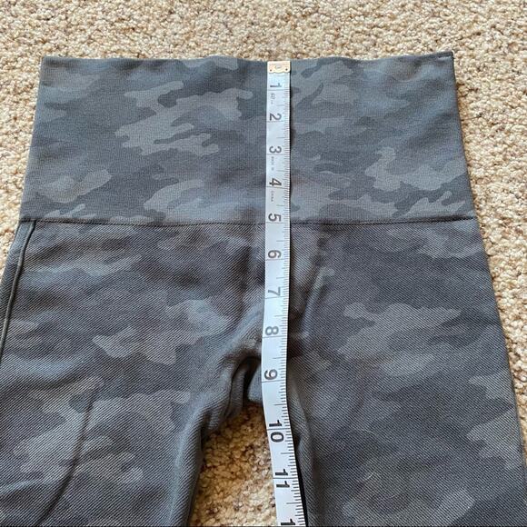 Spanx Womens Look At Me Now Seamless Leggings Sage Camo Print Cropped Shapewear - Picture 5 of 8